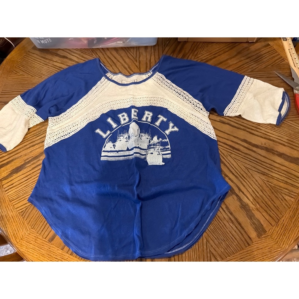 We The Free Free People Liberty Graphic Lace Raglan Top Blue Cream Large